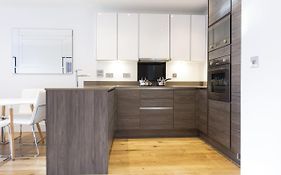 Stylish Family Sized 2 Bedroom Apartment